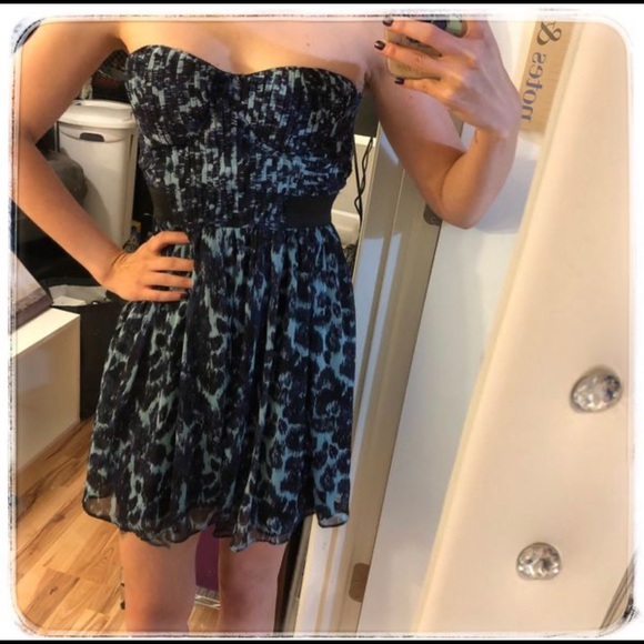 SOLD - AKIRA Black Label Print Cut-Out Dress - Picture 4 of 4